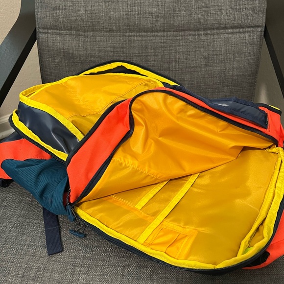 Eagle Creek Wayfinder 30L Backpack - Orange, Yellow, Navy - Picture 2 of 6